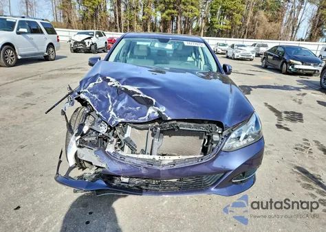 2014 Mercedes-Benz E 250 Bluetec z USA, uszkodzony, nr VIN WDDHF0EB2EB001440